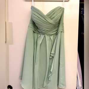 David’s Bridal : Short Crinkle Chiffon Dress with Front Cascade (Mint, Size 14)